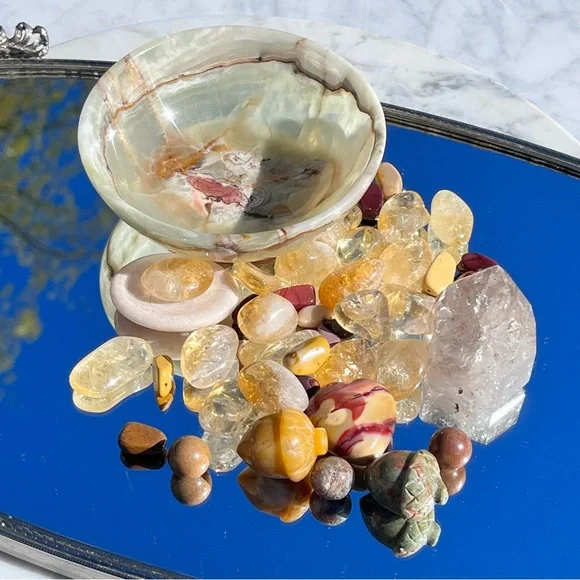 Smoky Quartz point, Mookite Jasper Heart, Green & Yellow Acorns, Onyx Bowl - Picture 14 of 17